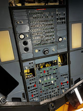 Load image into Gallery viewer, Airbus A320 Cockpit Cut

